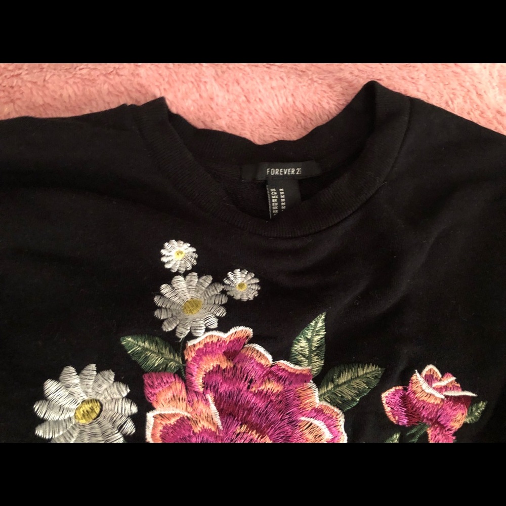Rose crop sweater